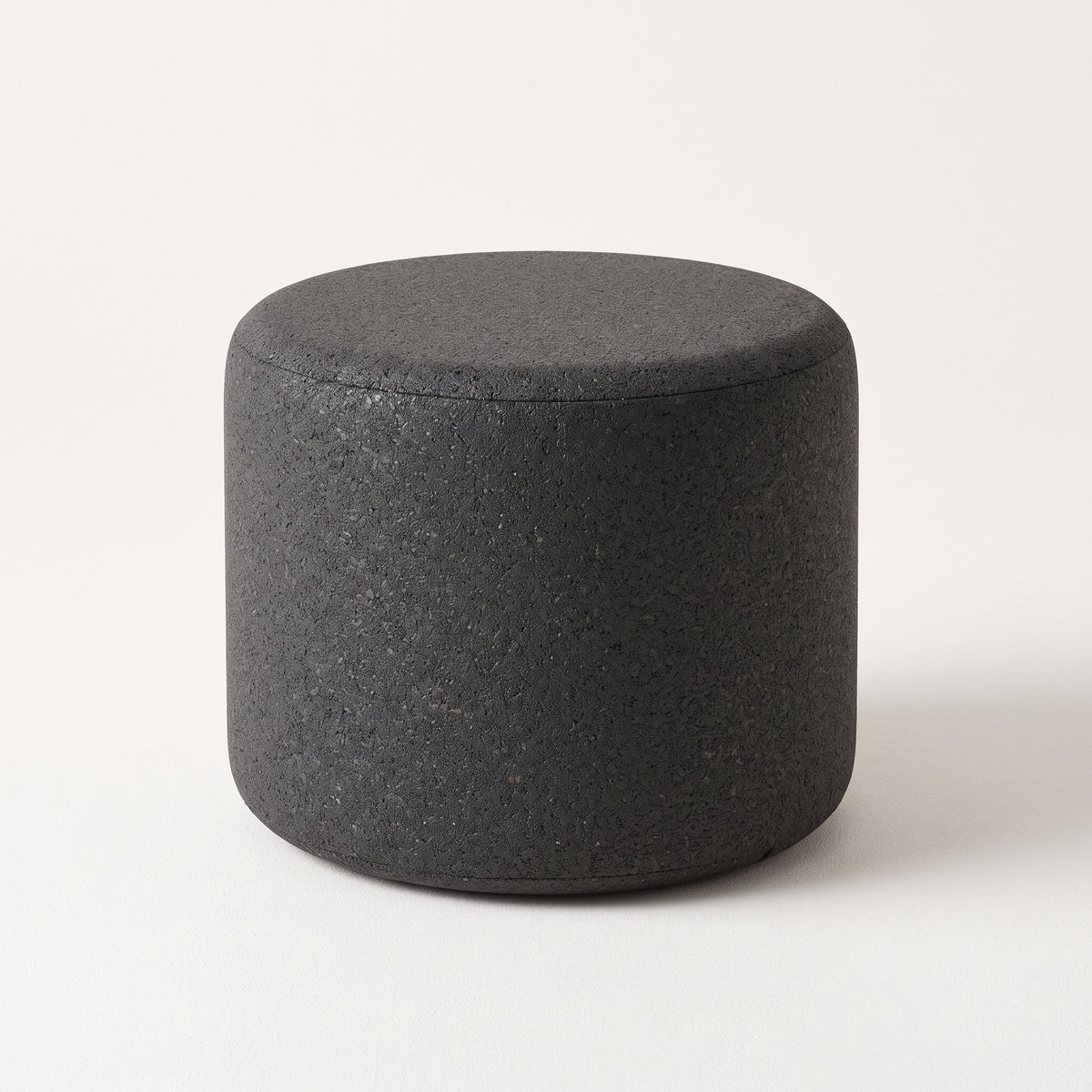 Assise cylindrique en granulat de semelles recyclées, coloris gris anthracite — visuel d'illustration