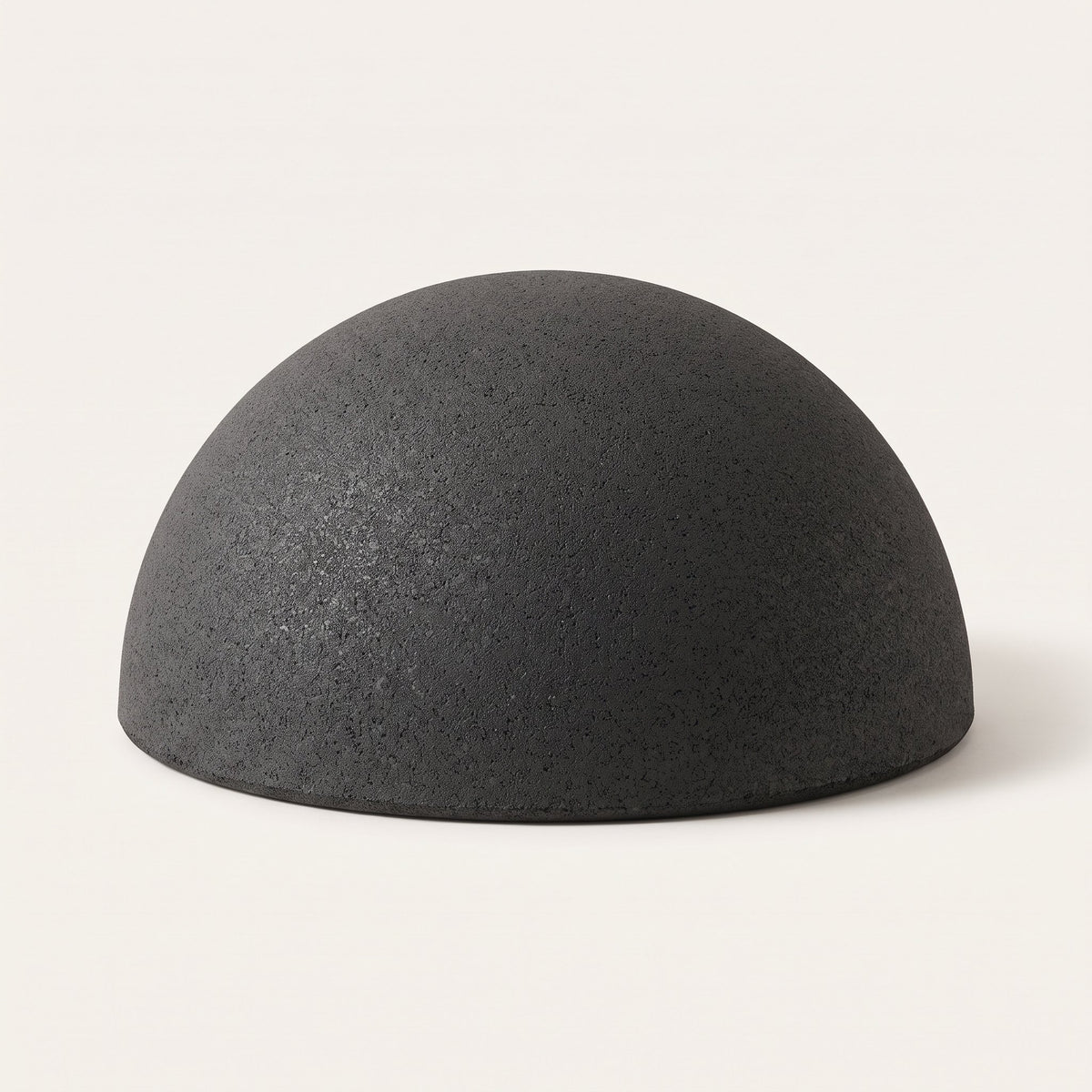 Demi-sphère de jeu en granulat de semelles recyclées, coloris gris anthracite — visuel d'illustration